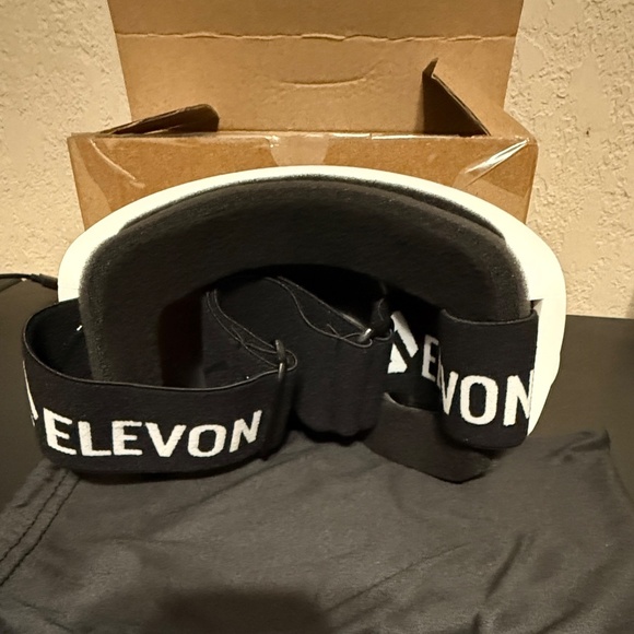 Elevon Ski Snowboard Goggles for Unisex (Men / Women) Adult UV Protection - Picture 10 of 11